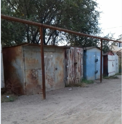 Соцсети: в одном из гаражей Астрахани заперта собака