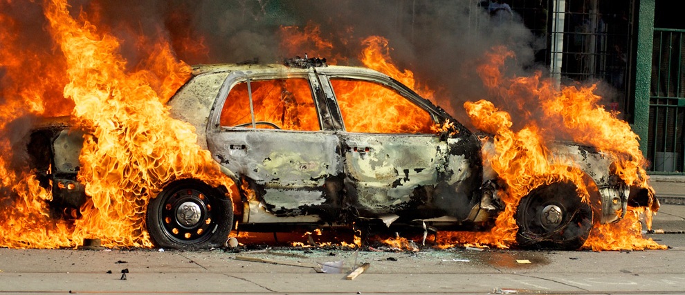 В Астрахани сгорел еще один автомобиль