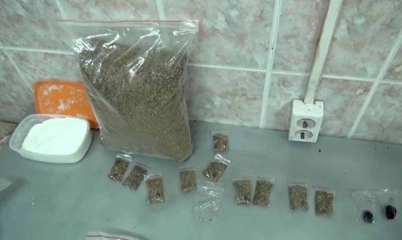 Семья с пятинедельным ребенком везла в Астрахань из Краснодара 3 килограмма спайса