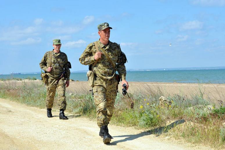 Астраханские силовики обнаружили на границе двойника Ленд Крузера