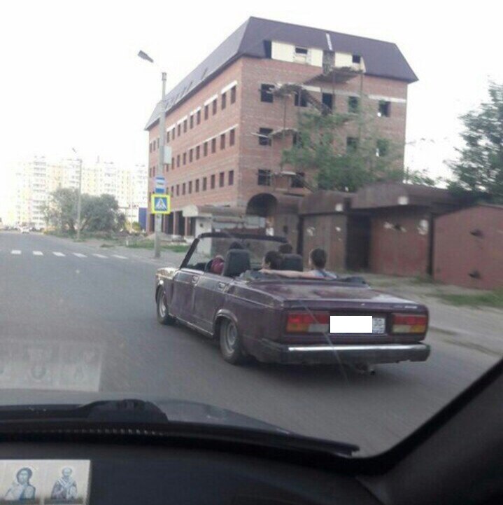 Фото дня: а я сяду в кабриолет!