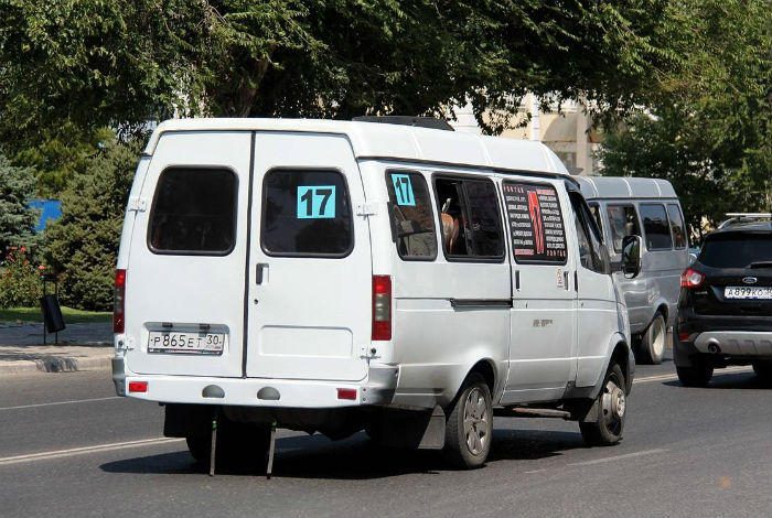 Астраханские власти рекомендовали нанимать вежливых водителей маршруток без административок