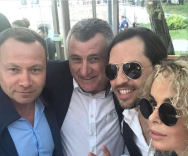 Сергея Боженова нашли… на селфи из Юрмалы