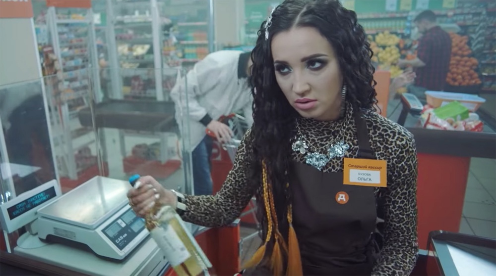 Астраханскую продавщицу отправили на исправительные работы за продажу алкоголя подростку