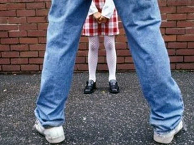 Астраханец совратил маленькую девочку и снял все это на видео