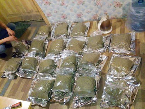 Пятеро астраханцев обеспечивали наркотиками сразу несколько регионов страны