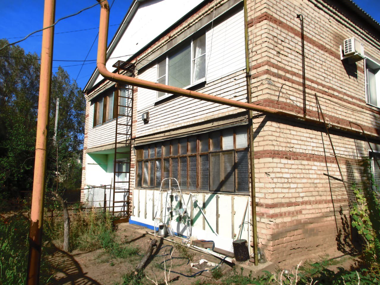 В Астраханской области в одной из квартир обнаружены тела зарезанных людей