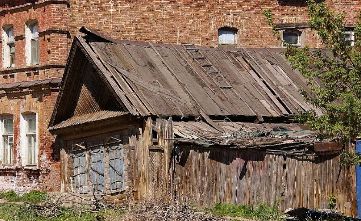 К октябрю в Астрахани могут снести до 100 бесхозных домов