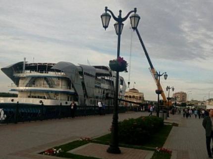 Александр Жилкин назвал корабль-ресторан на набережной "уродством"