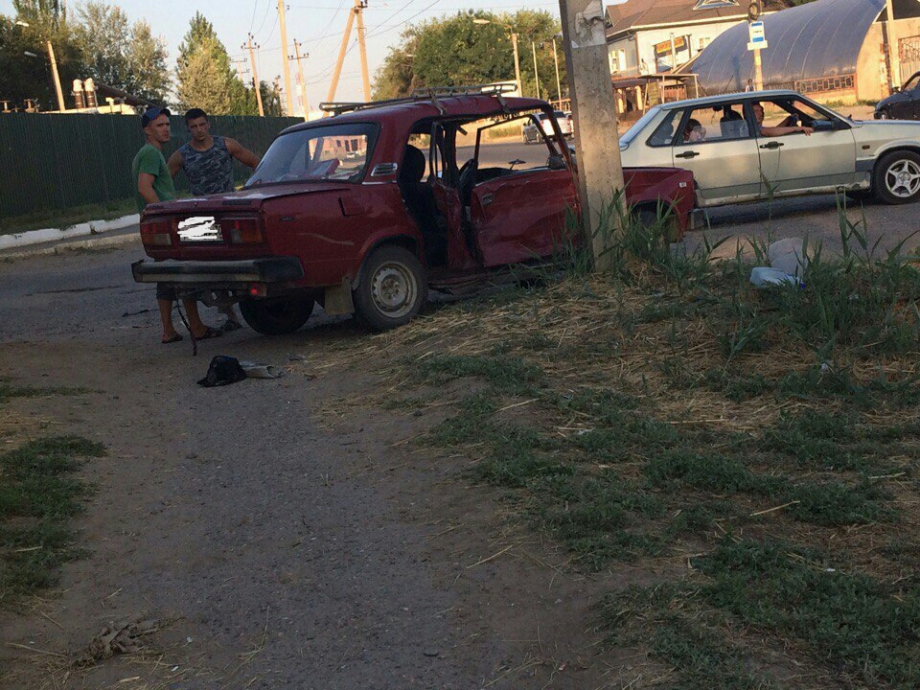 В Астрахани пьяный пенсионер на «пятерке» врезался в грузовик 