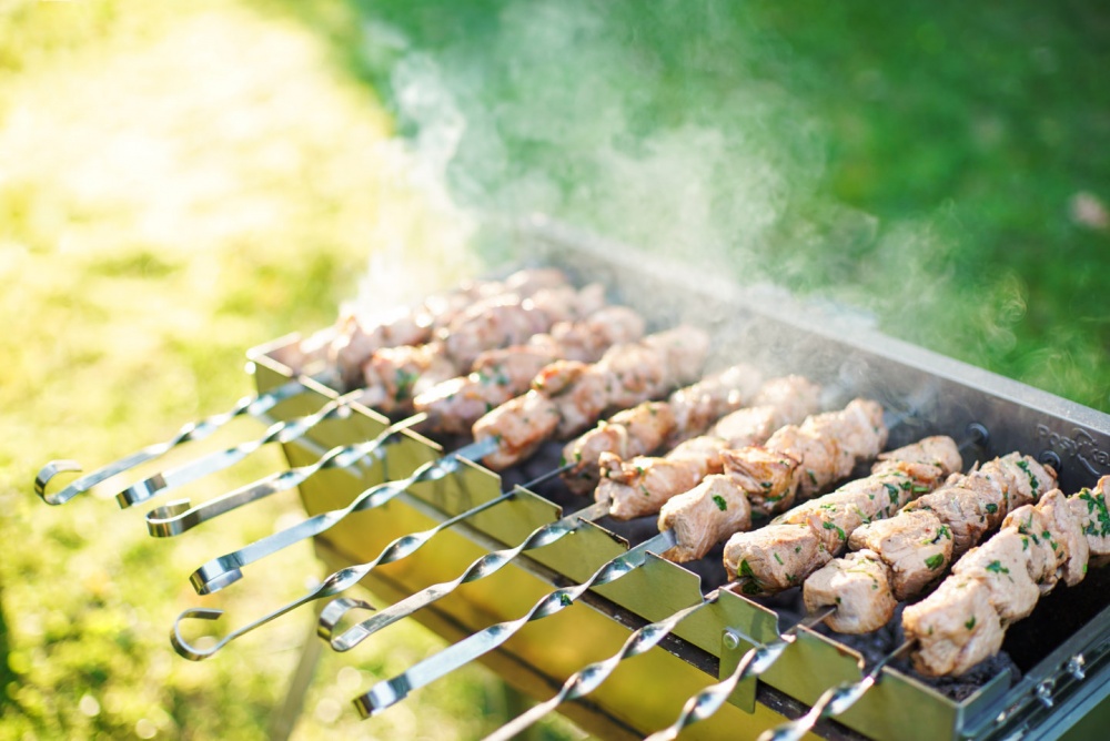 Не дельный обзор. Лучше жить подольше, а шашлык жарить тщательно