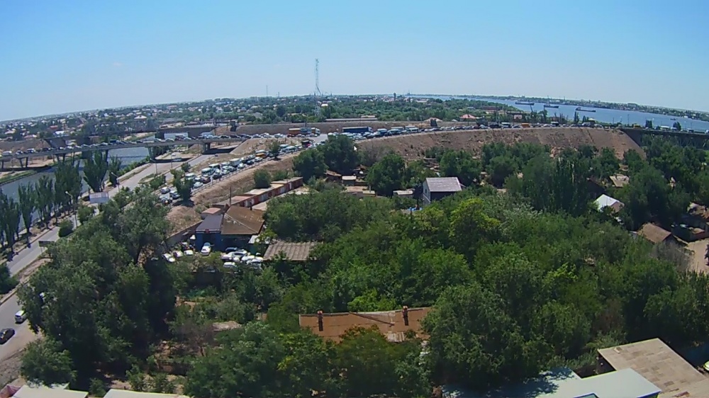 На Старом мосту в Астрахани образовалась мегапробка