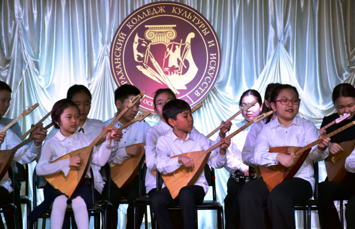 В Астрахани скоро стартует конкурс игры на национальных инструментах народов России