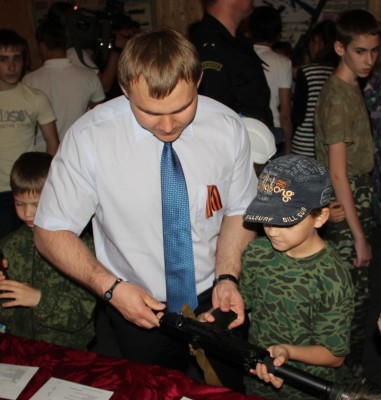 Школьники захватили базу СОБРа (на время экскурсии)