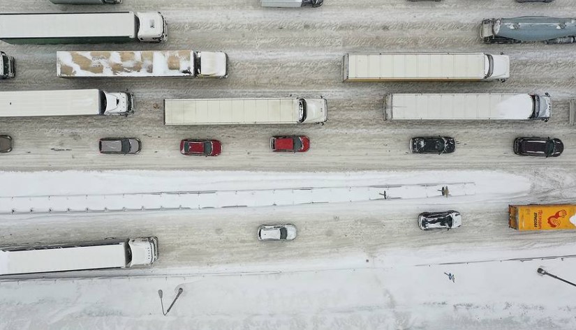 Россияне могут не получить новогодние подарки из-за тысячи фур, застрявших на границе Китая с Россией
