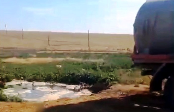 В Астрахани и близлежащих поселениях задержали машины, сбрасывавшие на почву вредные отходы