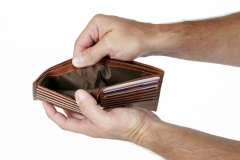  Гендиректор ОАО «Астраханский продукт» задолжал своим сотрудникам свыше двух миллионов