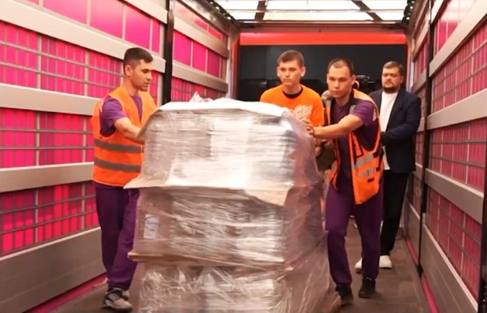 Для жителей Оренбургской области астраханцы отправили 20000 литров питьевой воды