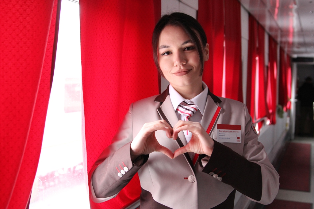 Минувшим летом проводниками поездов дальнего следования на ПривЖД работали почти 400 студентов