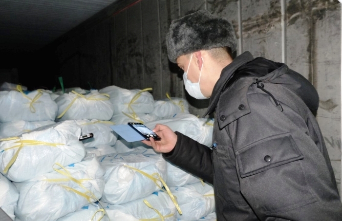 Из Астраханской области отправили обратно  в Казахстан  40 тонн рыбы и рыбного сырья