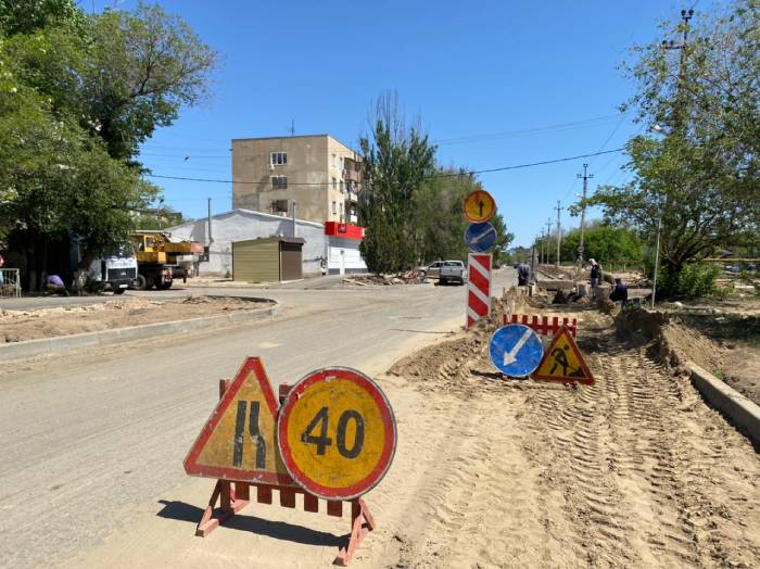 На улице Александрова в Астрахани меняют водопровод