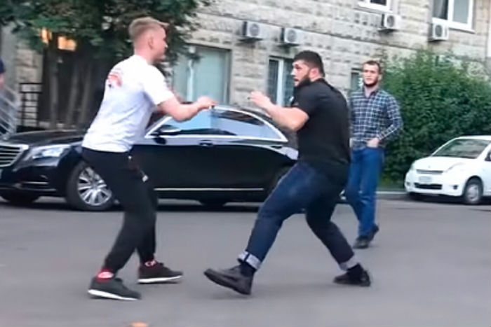 Избитый блогер из Астрахани получил извинения от чеченцев