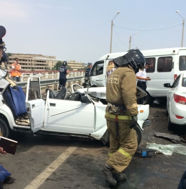 В Астрахани произошло серьезное ДТП с участием маршрутки: один человек погиб