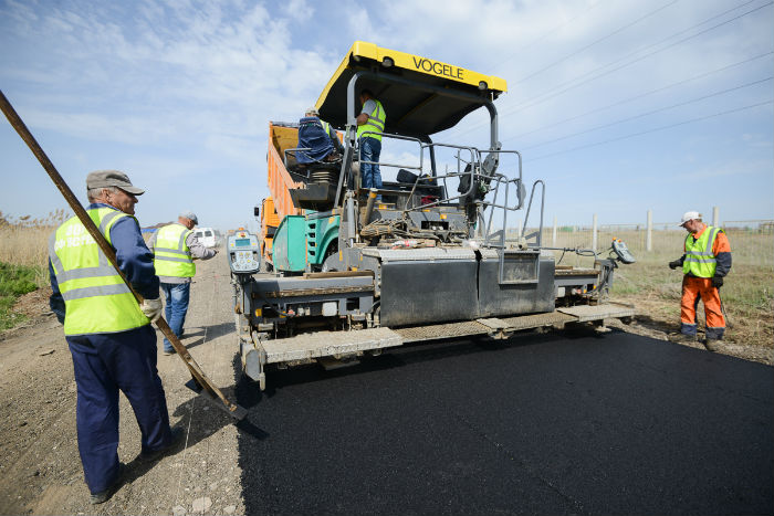 Какие дороги будут отремонтированы в Астраханской области в этом году и зачем