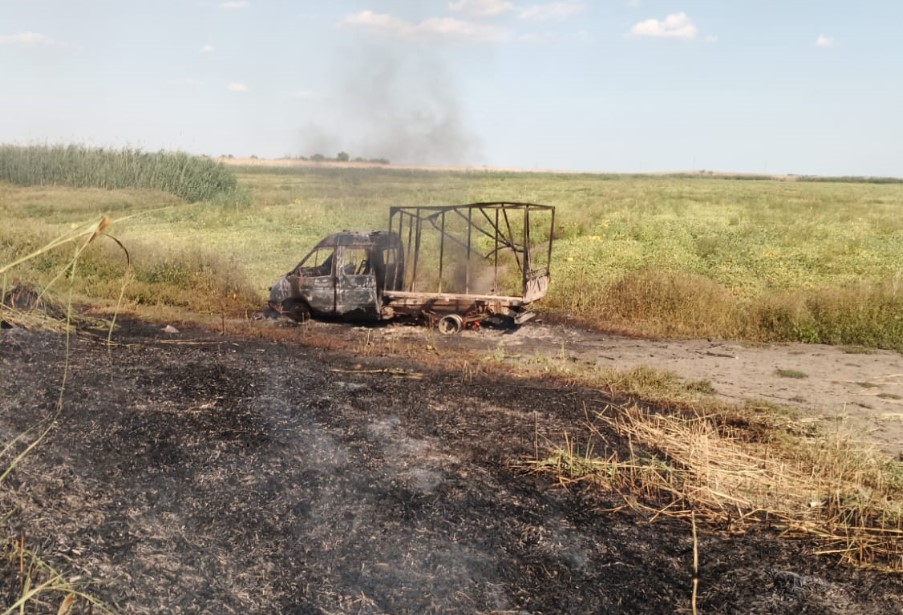 Под Астраханью вместе с тростником сгорела «ГАЗель»