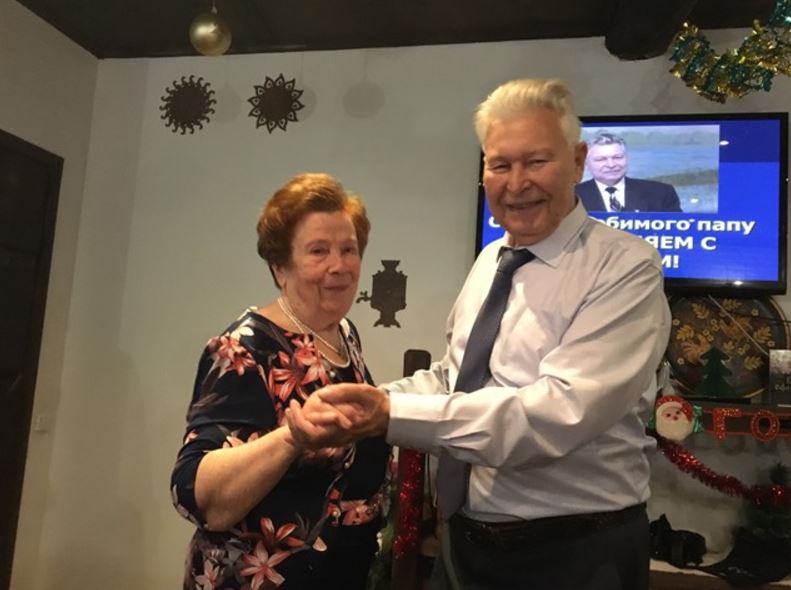 60 лет вместе: астраханская семья отмечает бриллиантовый юбилей свадьбы