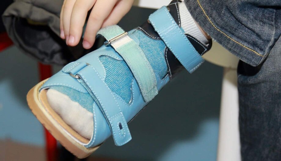Подрядчик из Москвы приговорена к сроку за махинации с обувью для астраханских детей-инвалидов