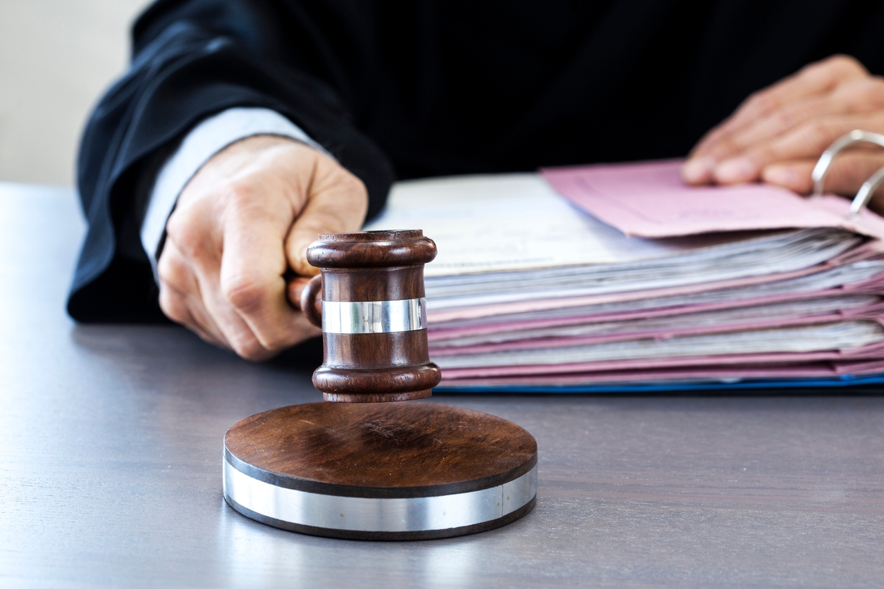 Пьяный астраханец залез в коллектор и устроил фекальный потоп в жилом массиве 