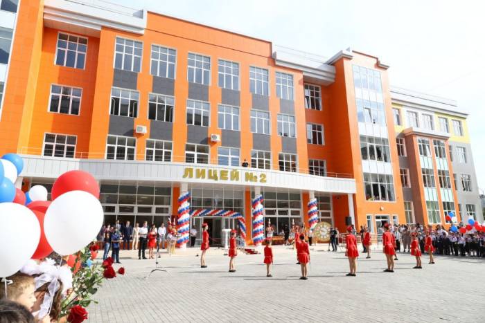 Открывшийся вчера лицей в Астрахани затопило