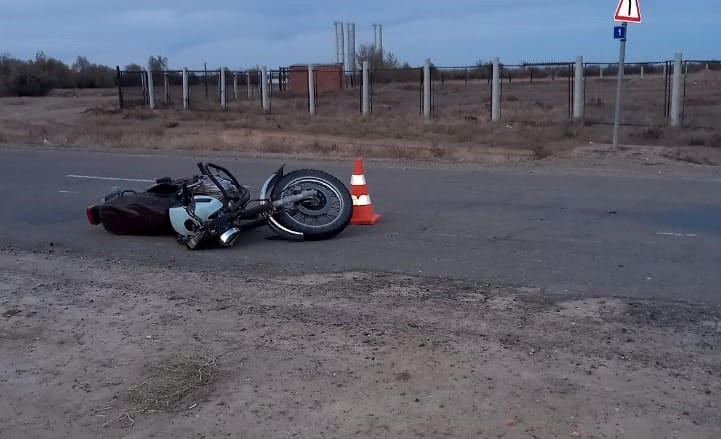 15-летний астраханец взял у деда "Иж" и разбился