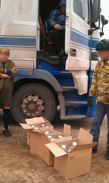 В Астрахань из Кабардино-Балкарии вместе с молоком ехало 100 литров контрафактного алкоголя