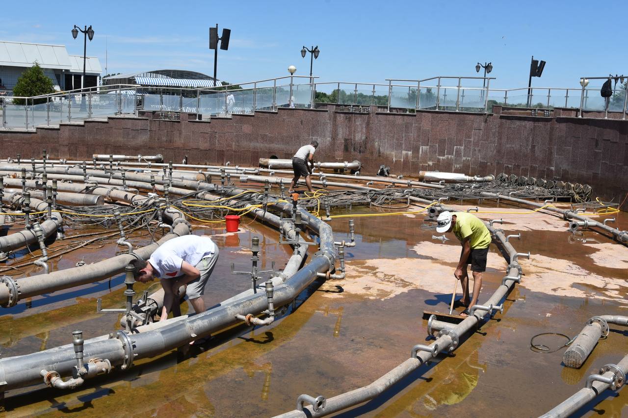 Петровский фонтан в Астрахани закрыт на профилактику