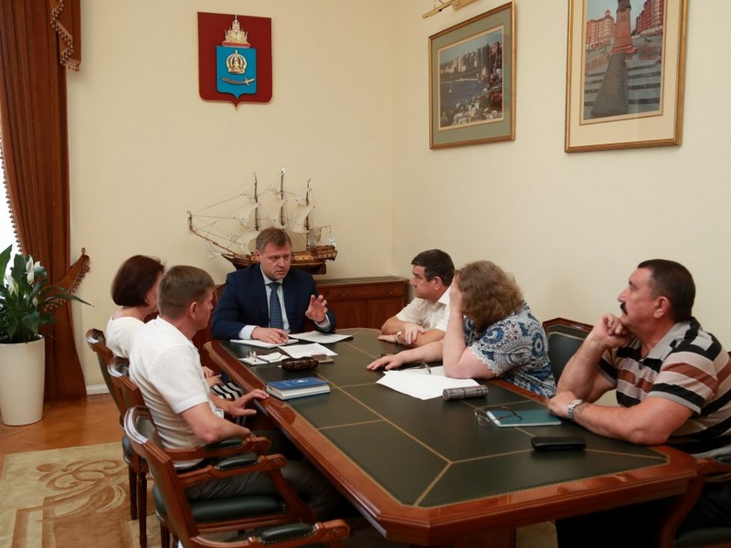 Игорь Бабушкин провёл рабочую встречу с руководителями фракций Думы Астраханской области