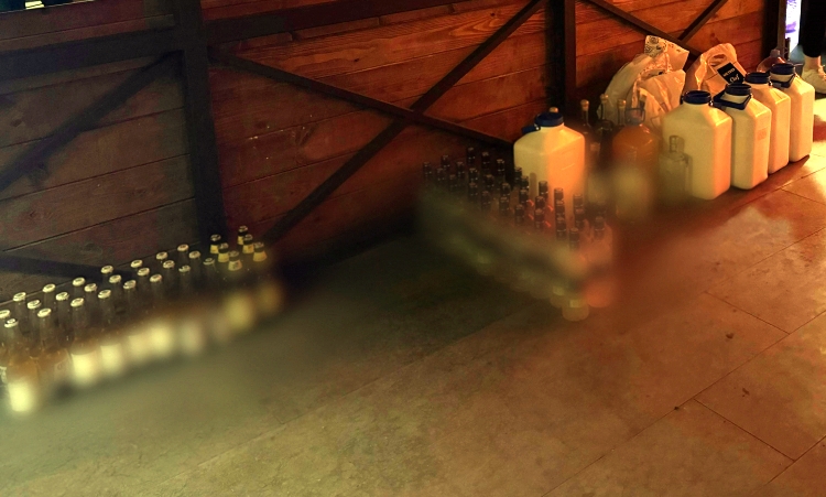 Во время рейда по выявлению незаконного оборота спиртного астраханская полиция изъяла более 1600 литров алкоголя