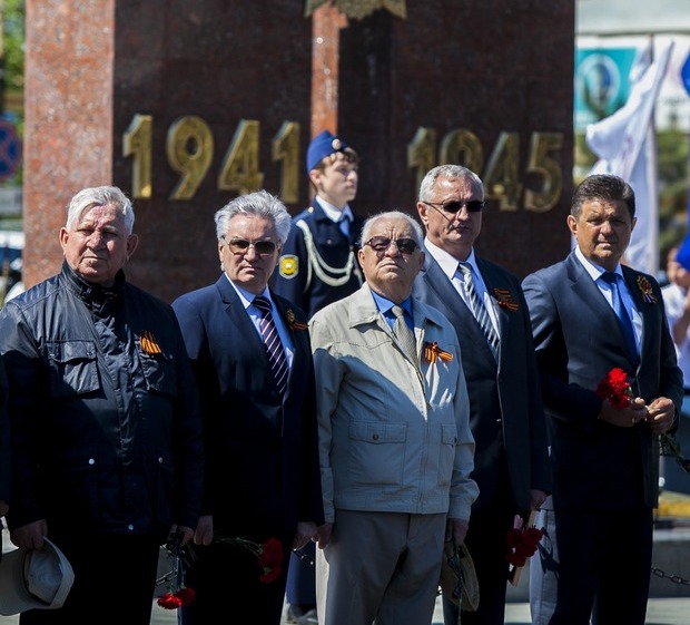 К юбилею Победы в Лимане открыли памятник Павшим Героям