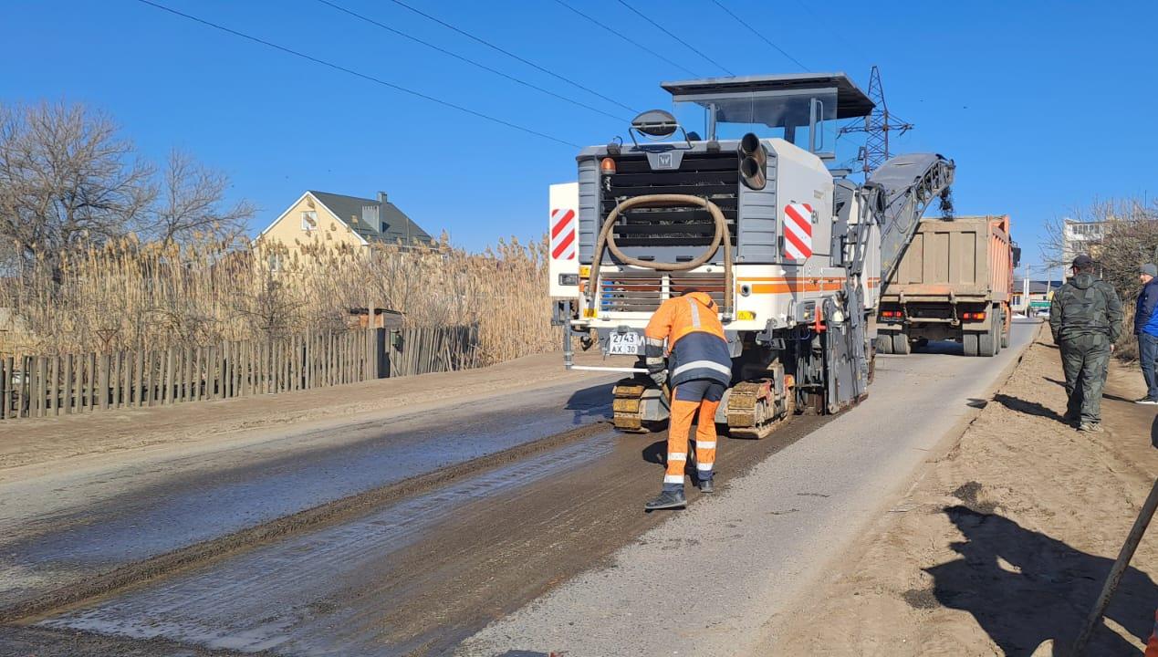 В Астрахани приступили к ремонту Фунтовского шоссе