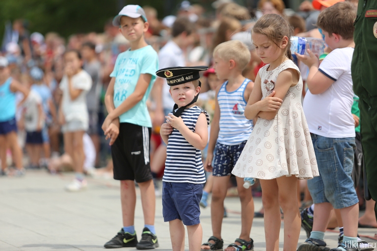 Астраханцы отпраздновали день ВМФ: фото