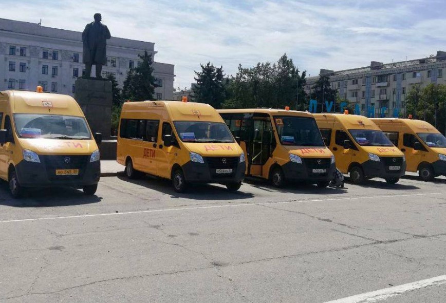 Астраханская область подарила Кременскому району ЛНР пять автобусов