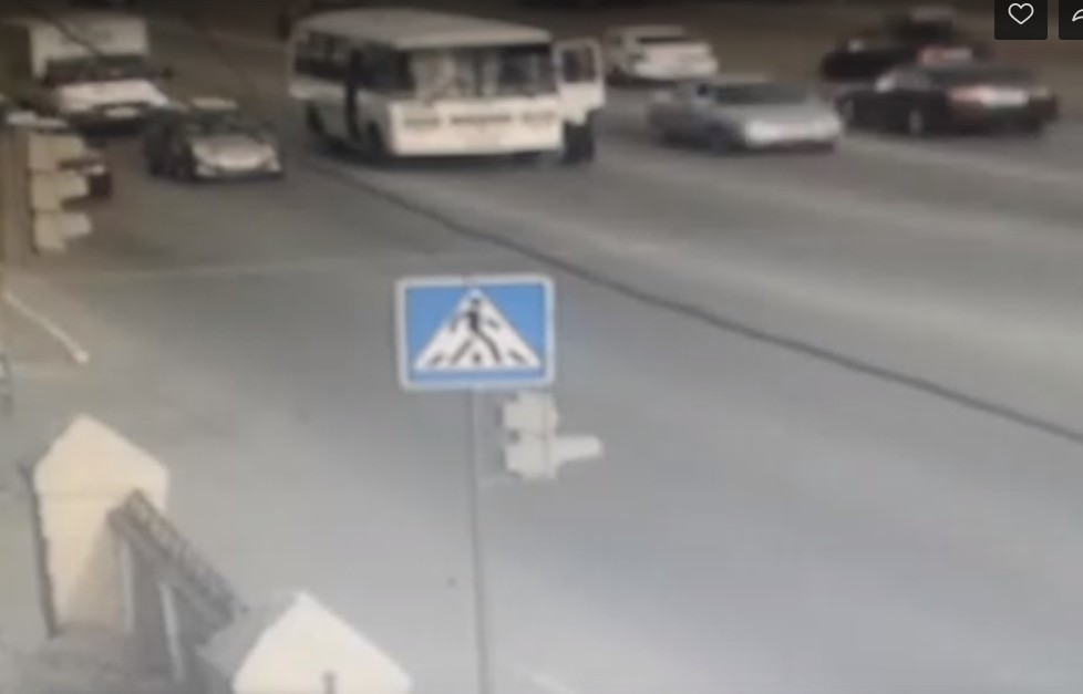 Опубликовано видео с задержанием в Астрахани пьяного водителя автобуса