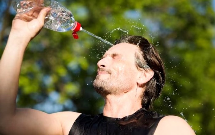 На завтра в Астраханской области опять прогнозируется высокая жара, но с небольшим дождем