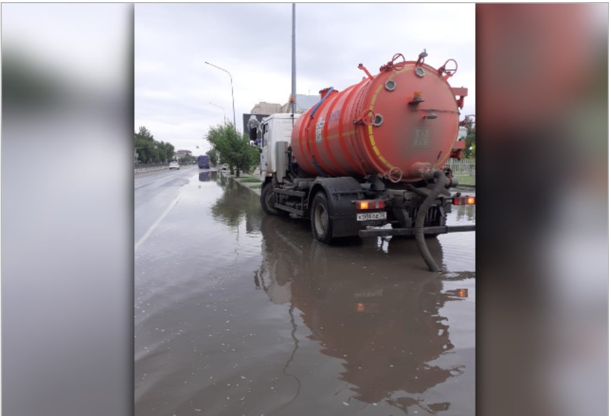 За два часа с астраханских улиц откачали более 150 кубометров дождевой воды