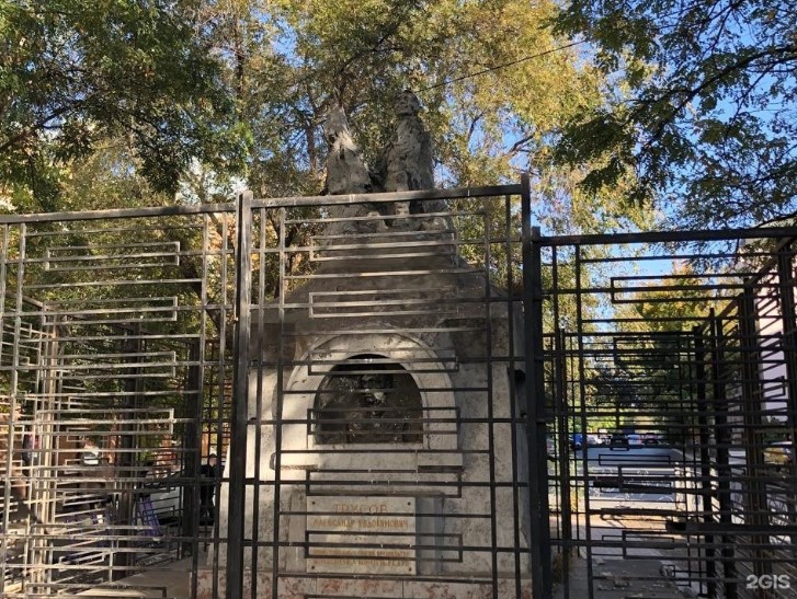 Ремонт безрукого памятника в центре Астрахани наконец-то сдвинулся с мертвой точки