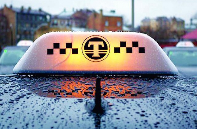 Чиновники ищут способы борьбы с таксистами, успешно скрывающими налоги
