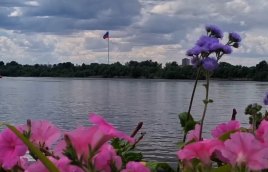 Глава Астрахани раскрыл секреты самого большого флага Поволжья