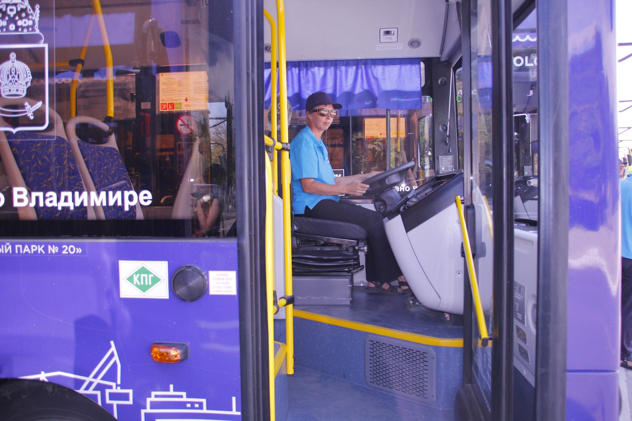 В Астрахани ищут водителей автобусов с зарплатой до 120 тысяч
