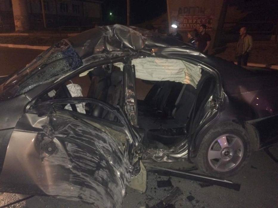 Теперь официально: молодая автоледи, взорвалось колесо, трое погибших в Астрахани